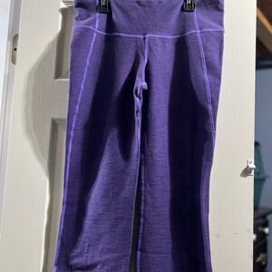 lululemon Size 8 Purple Cropped Leggings